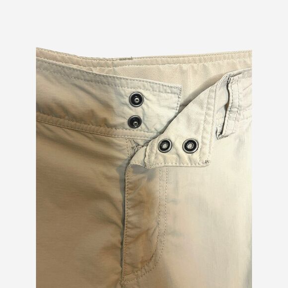 Columbia Women's Khaki Cargo Capris with Button Adjustable Waist Size 8 - Picture 10 of 15